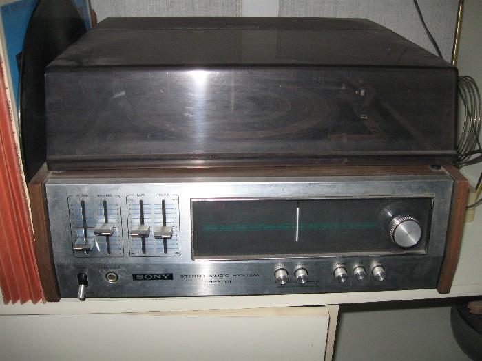 Sony receiver and turntable 