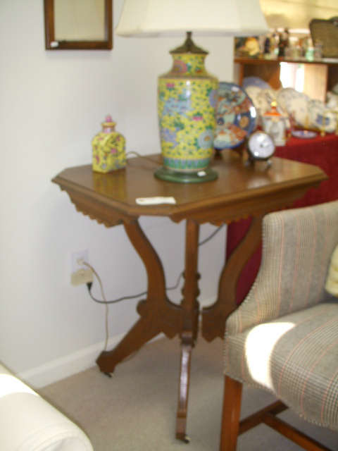 Unfortunately, a blurry photo of a nice walnut table and oriental style lamp