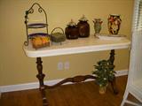 Cute 1920's side table with nice decorative items on it