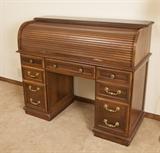 Roll top desk