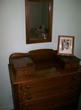 VICTORIAN ANTIQUE DRESSER WITH MIRROR