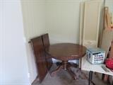round pedestal table with leaves, louver doors