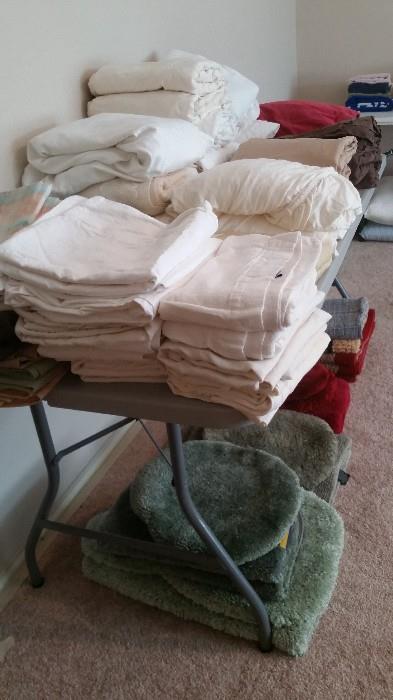 Linens, Bathroom Rugs all in Excellent Condition.