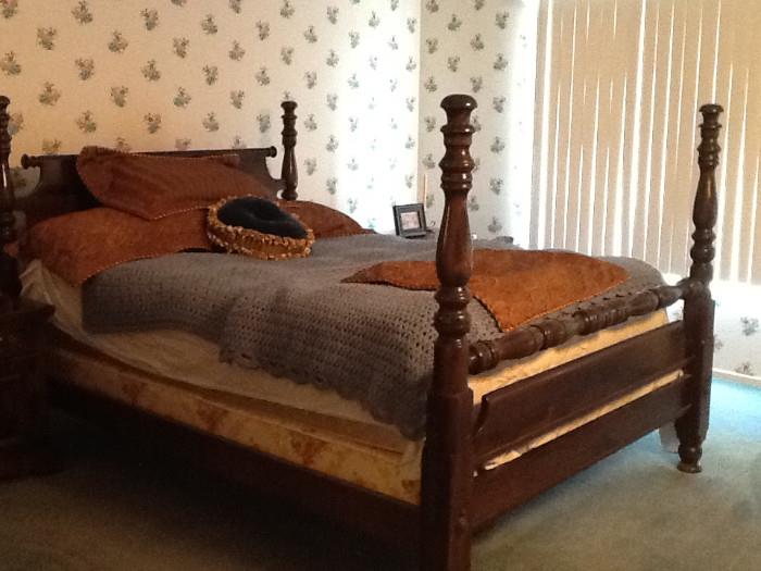 FOUR POSTER BED