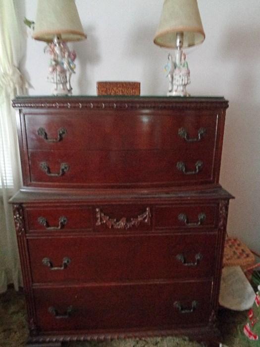 Vintage 5 Drawer chest of drawers -- matching bed and dresser with mirror available.