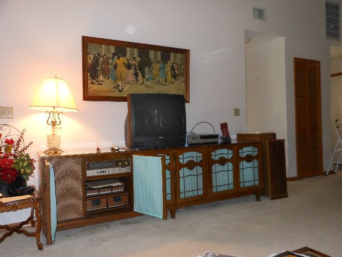 Entertainment Center with Custom Glass top. Stereo with Speakers.