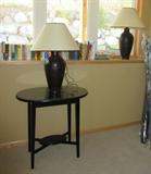 BLACK SIDE TABLE - METAL LAMPS