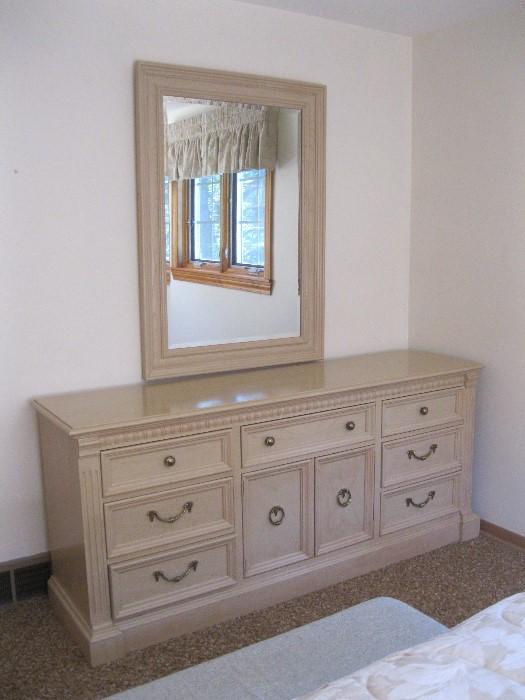 Drexel dresser - $150      mirror included!