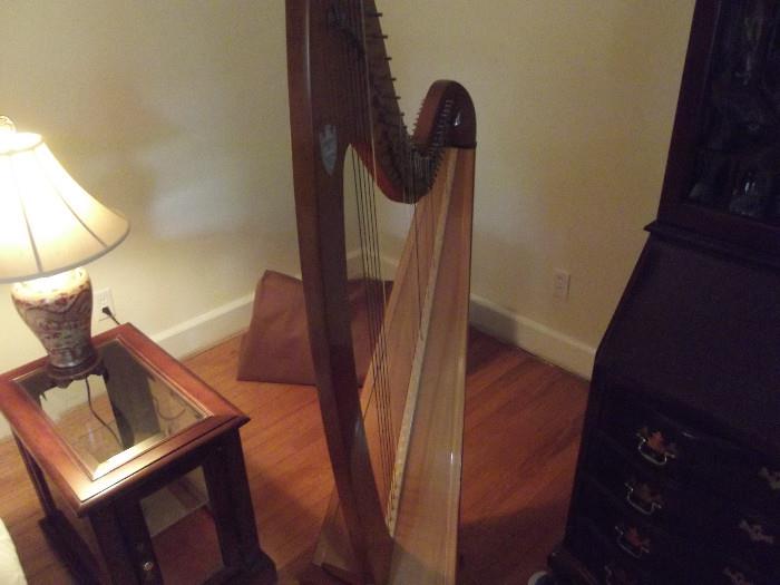Nylon Stringed Harp by Lyon and Healy Harps, Model : Troubadour II , this harp has 36 strings instead of 33, serial number : 4487