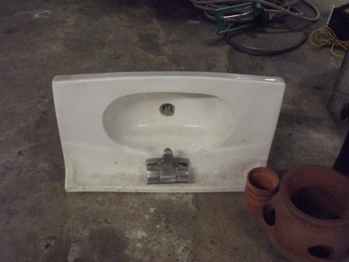 Porcelain Sink 