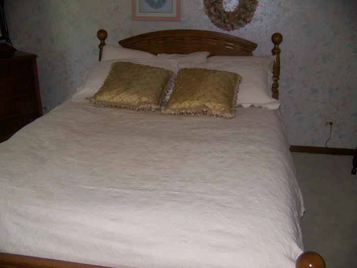 Queen bed with set