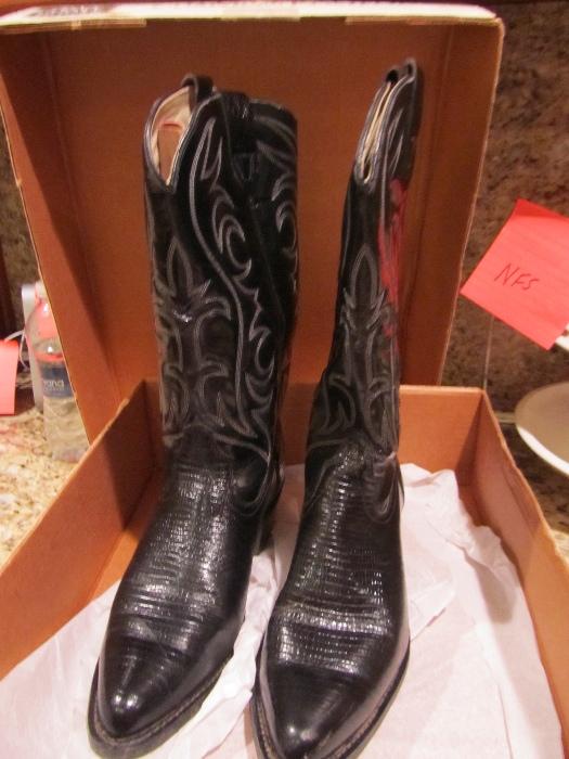 Cowboy Boots Size 9 1/2 EE, Brand new 