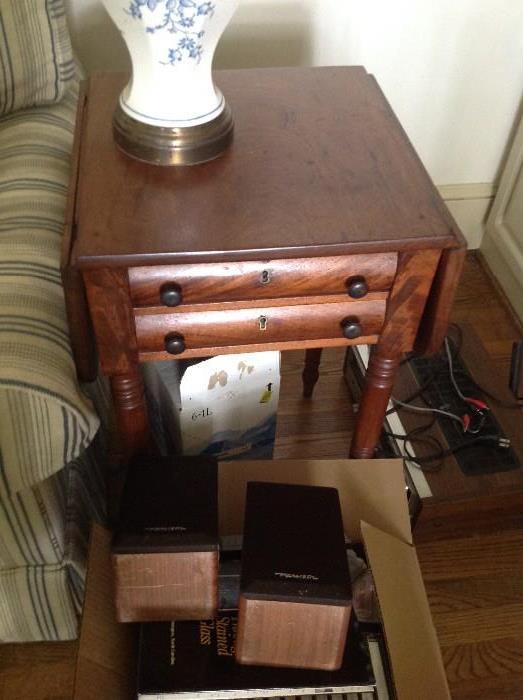 Drop Leaf End table / 2 Drawers $ 100.00 (3' wide x 4' long x 29" tall)
