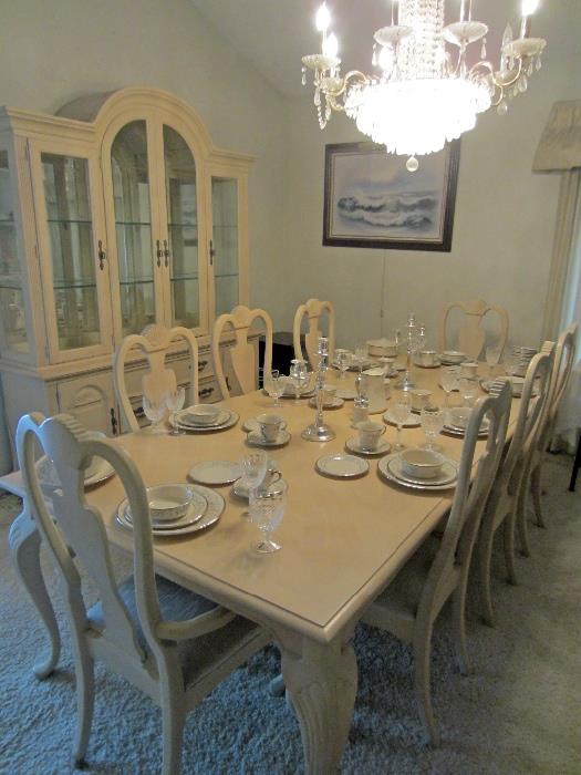 Matching hutch and dining table with 8 chairs