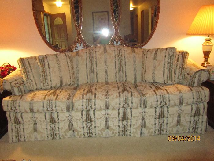 Highland House Couch, perfect condition, 79"x32"