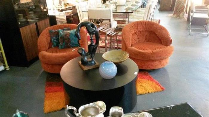 Kroehler swivel club chairs and Jack Lernor Lawson pillows 