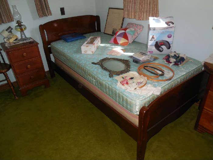Maple twin bed