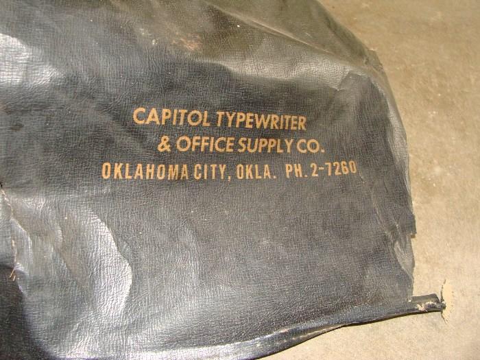 Antique Royal Typewriter with original cover in Excellent Condition
