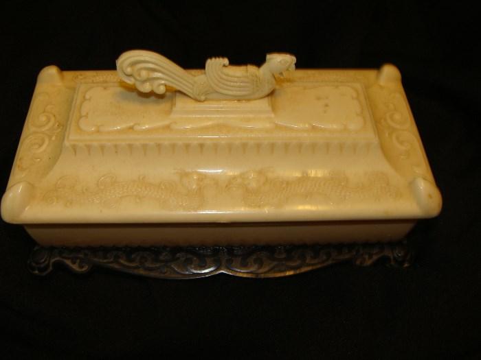 Oriental box in white resin