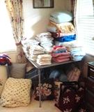 MANY BEDROOM AND DINING ROOM LINENS