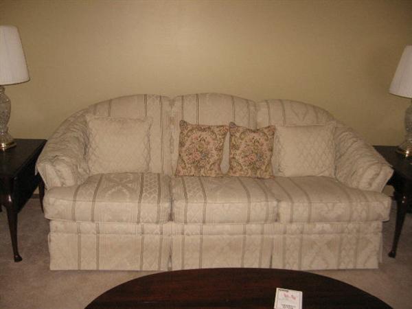 Flexsteel Sofa -  Very nice and clean!