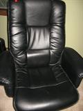 BLACK LEATHER LIKE EXECUTIVE DESK CHAIR