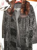 Fabulous Vintage Ladies Coat with Mink collar!