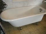 claw foot tub