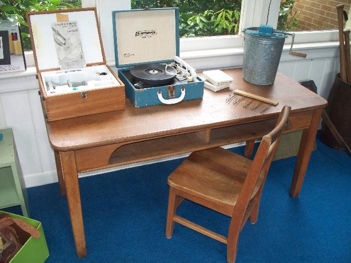 Great Child's Desk - there is a matching set