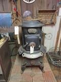 Mity Oak Cast Iron Heating Stove 
