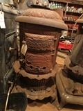 Round Oak Cast Iron Heating Stove 