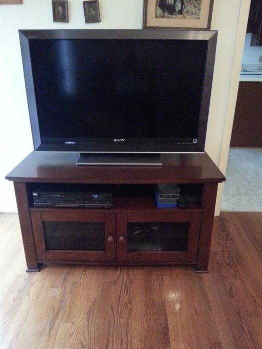 Sony 40" flatscreen television IS STILL AVAILABLE BUT THE MEDIA STAND HAS BEEN SOLD.