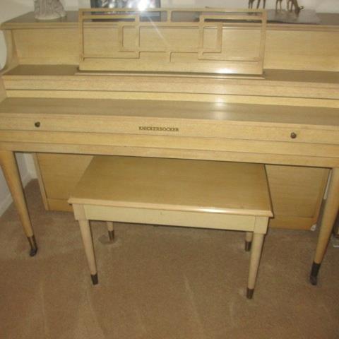 Knickerbocker Upright Piano