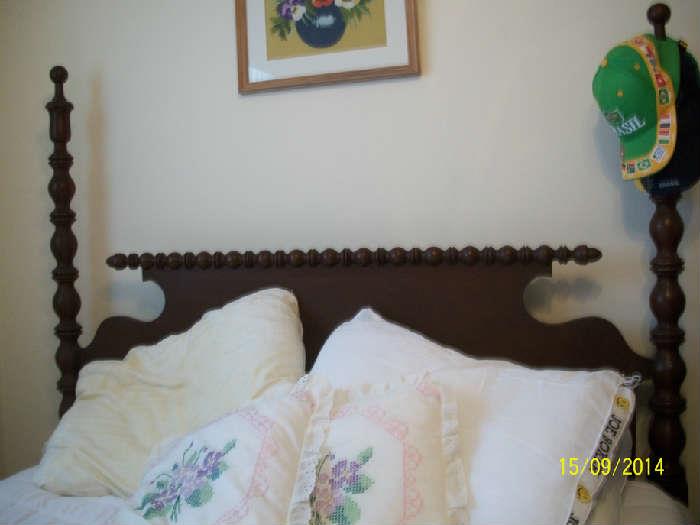 Parks Furniture Co. - Full/ Double bed