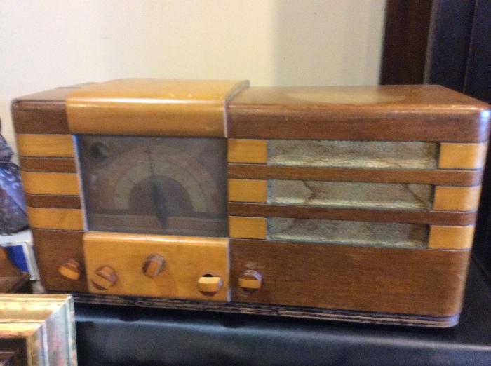Vintage Wood Radio