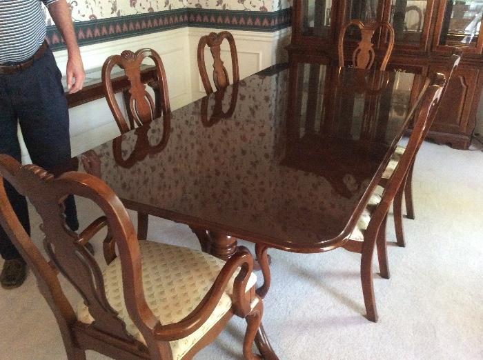 Formal Dining Table & 6 Chairs