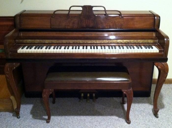 1940 Wurlitzer piano