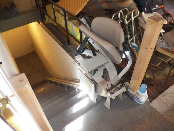 motorized stir lift chair (13) stairs and be purchased BEFORE THE SALE-buyer dismantle and take away