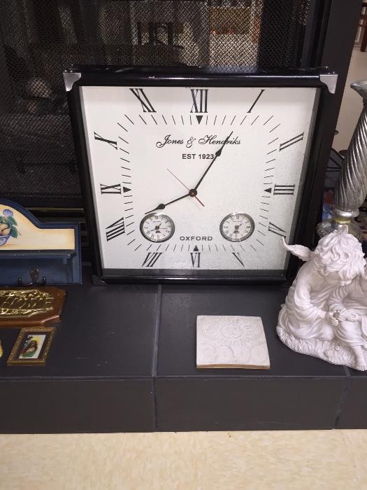 REPRODUCTION OF ANTIQUE WALL CLOCK