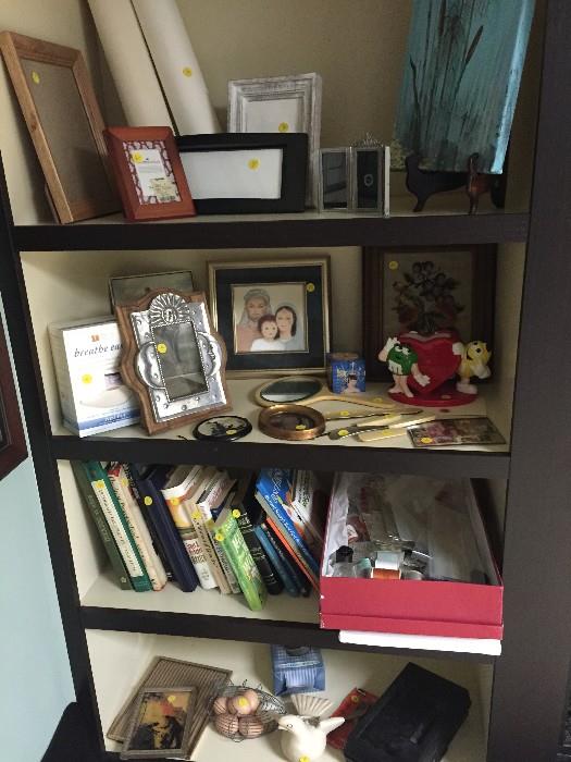 BOOKS, PICTURE FRAMES