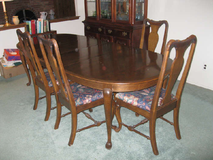 dining room table w/chairs