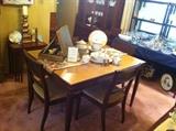 Mahogany Table with 6 chairs and 3 Leafs