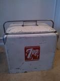 VINTAGE 7-UP COOLER COMPLETE WITH TRAY INSIDE!