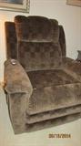 "LIKE NEW" LAZY BOY ELECTRIC LIFT CHAIR W/MASSAGE