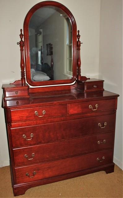 Pennsylvania House Dresser in Excellent Condition (mirror & glove boxes are not attached)