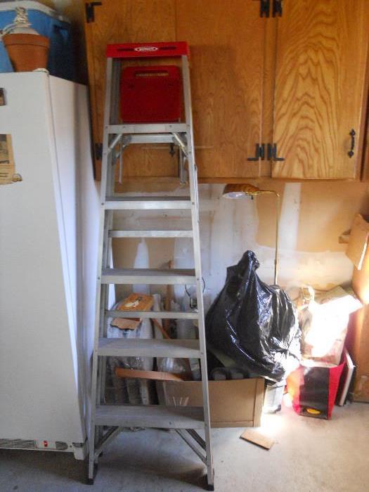 5-Step Metal Ladder 8 to 10foot tall