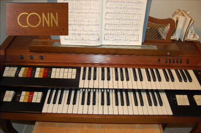 Conn Electric Organ In Perfect Condition
