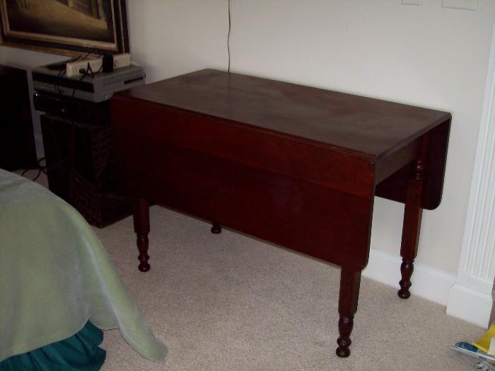 Very nice condition Drop Leaf Table