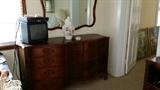 dresser/mirror