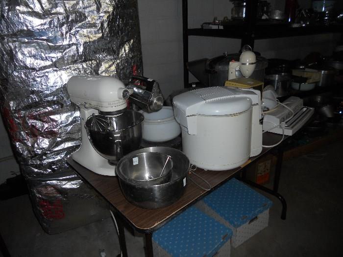 Kitchenaid mixer and other appliances
